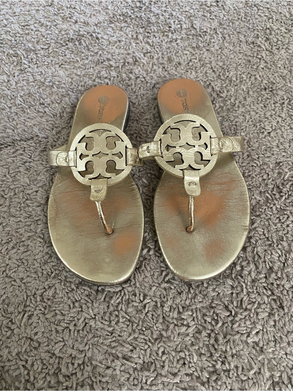 Tory Burch Metallic Gold Logo Thong Sandals Size 7.5
